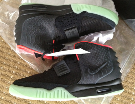 Black nike air yeezy hot sale 2